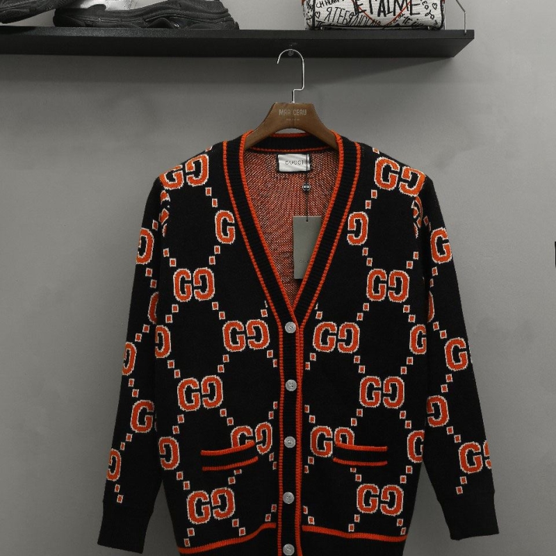 G*u*i coats